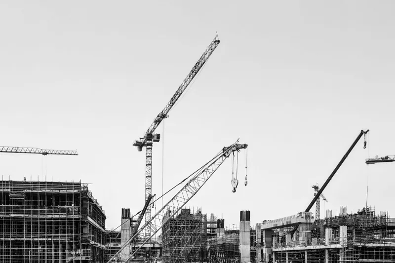 Between the Bid and the Ribbon: What Really Drives Your Commercial Schedule in South Texas
