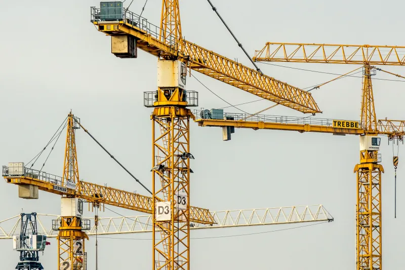 Two Structures, One Decision: Steel Frame or Tilt-Wall for Your Next Commercial Build